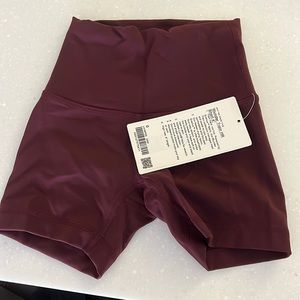 Lululemon wunder under 4 inch shorts high rise size 0 new never been worn